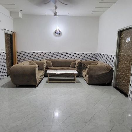 House Of Krishna Hotell Vrindāvan Eksteriør bilde
